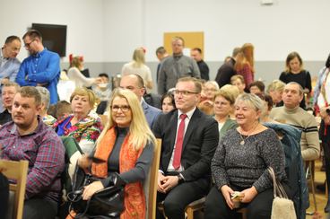 „Z tradycją i ze smakiem” w Ostrówku. Stoiska odwiedziły dziesiątki mieszkańców regionu